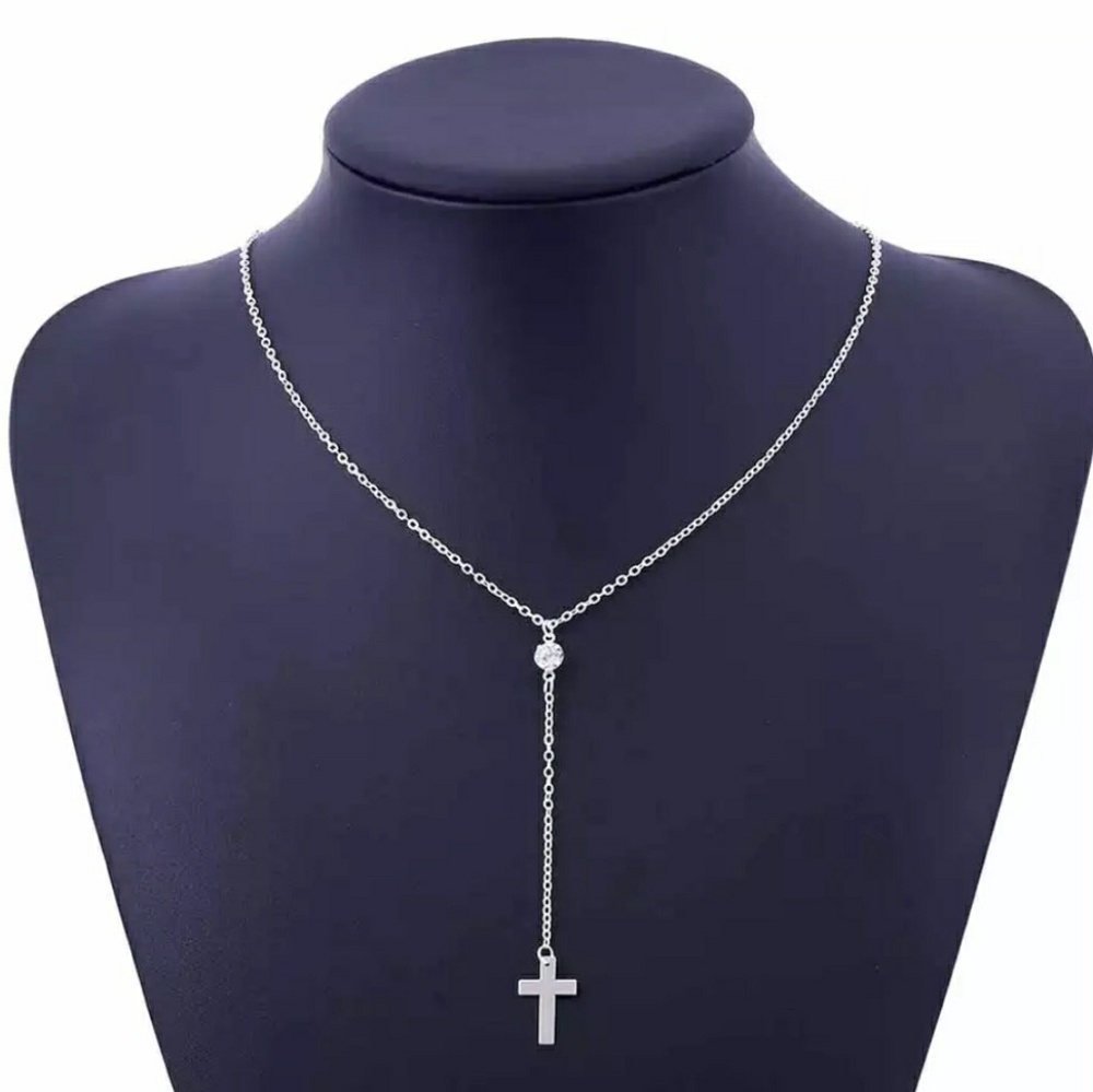 NWOT Cross Necklace 45cm Silver Plated